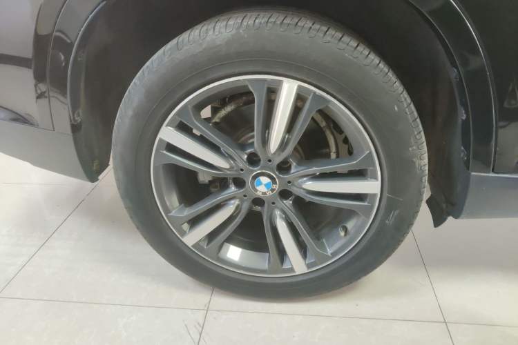 Used BMW X5 2017 xDrive35i Elegant Edition Exterior 8