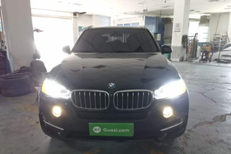 Used BMW X5 2017 xDrive28i Front