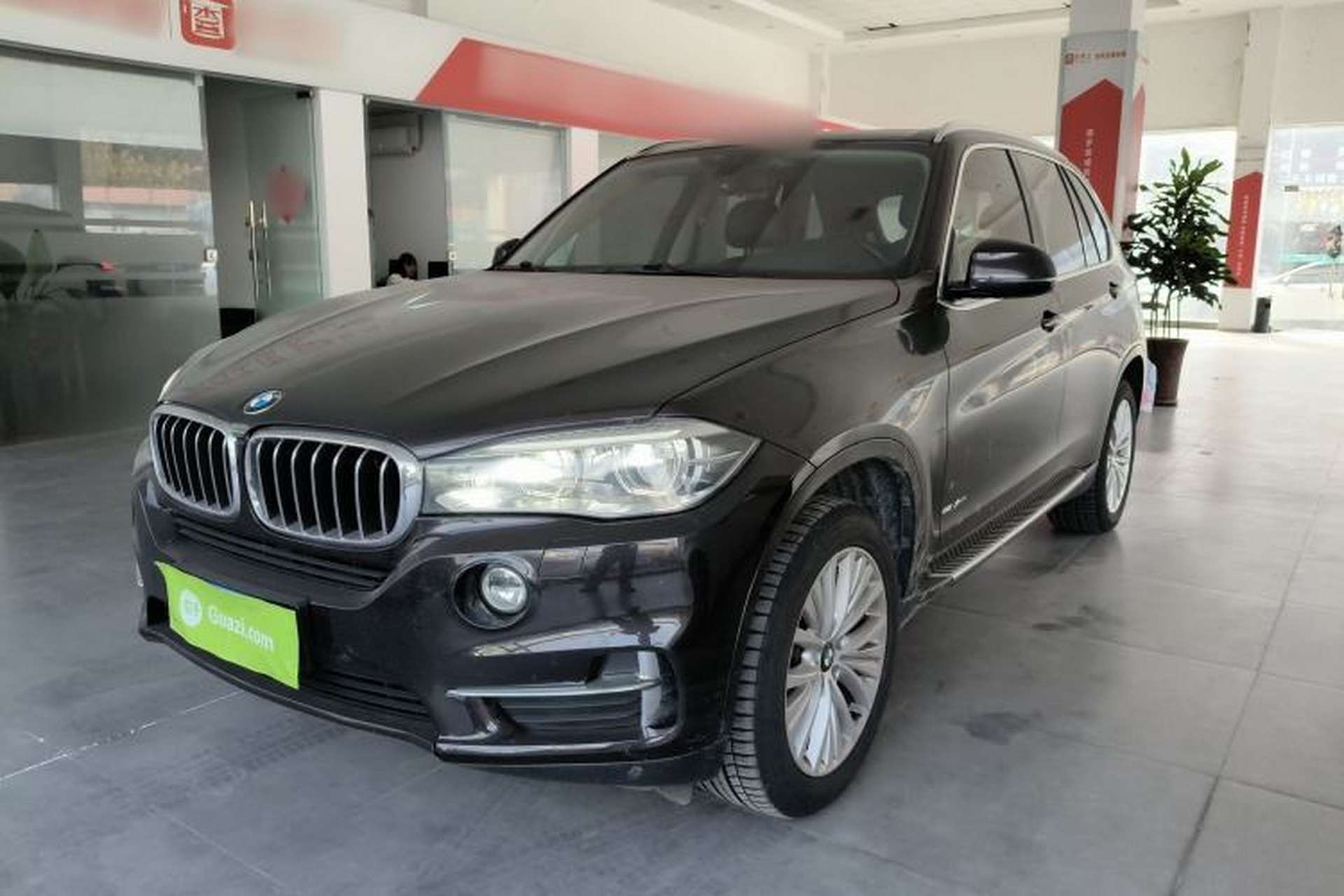Used BMW X5 2017 xDrive28i Front Left 45 Deg