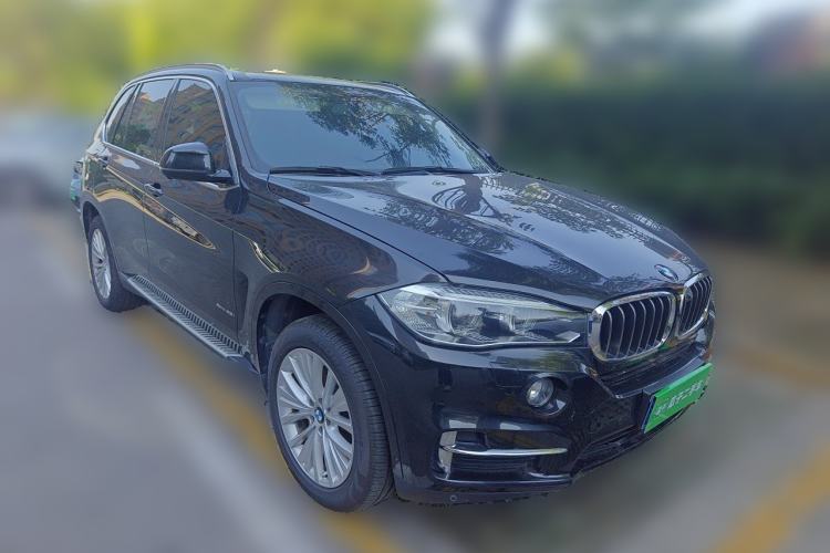 Used BMW X5 2017 xDrive28i Front Right 45 Deg
