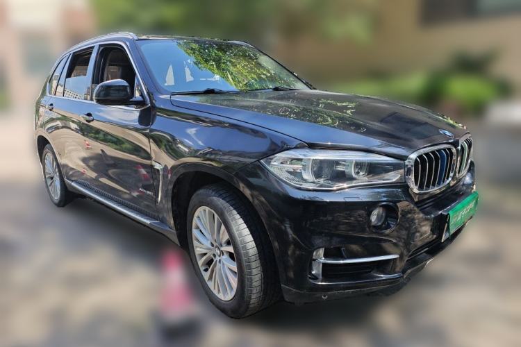 Used BMW X5 2017 xDrive28i Front Right 45 Deg