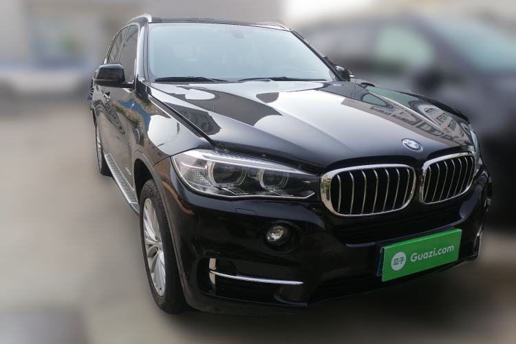 Used BMW X5 2017 xDrive28i Front Right 45 Deg