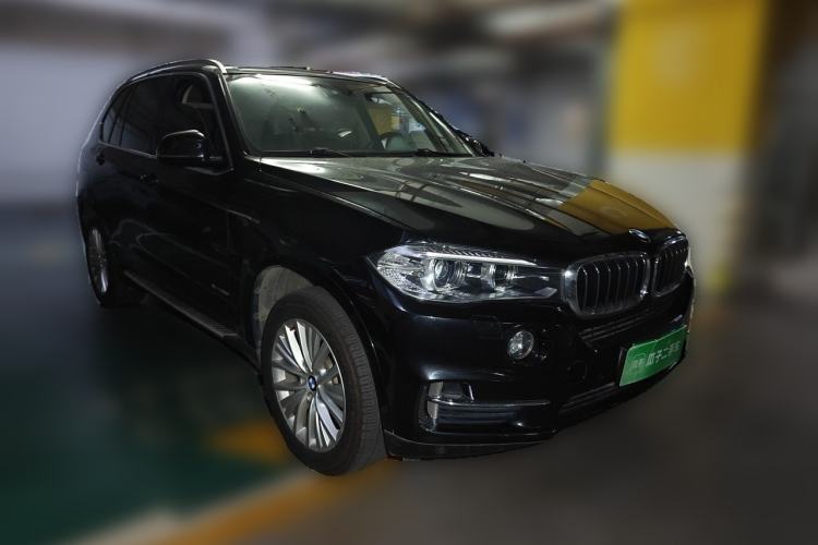 Used BMW X5 2017 xDrive28i Front Right 45 Deg