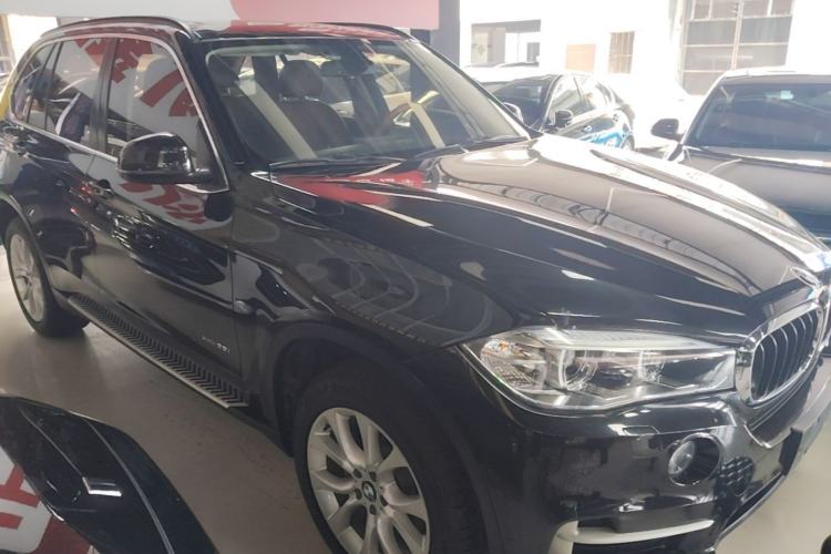 Used BMW X5 2017 xDrive35i Elegant Edition Front Right 45 Deg