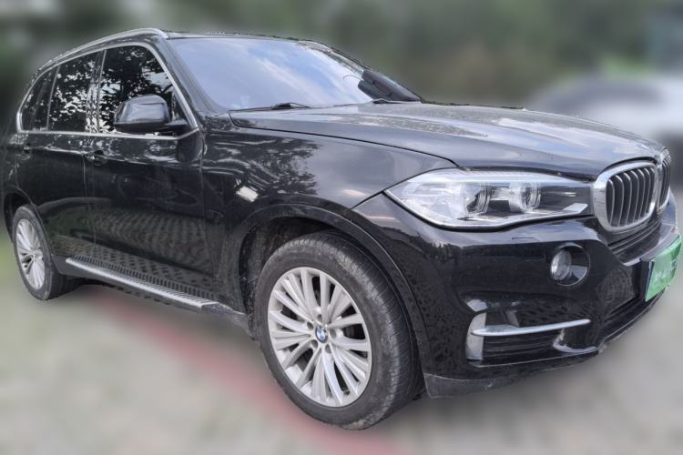 Used BMW X5 2017 xDrive28i Front Right 45 Deg