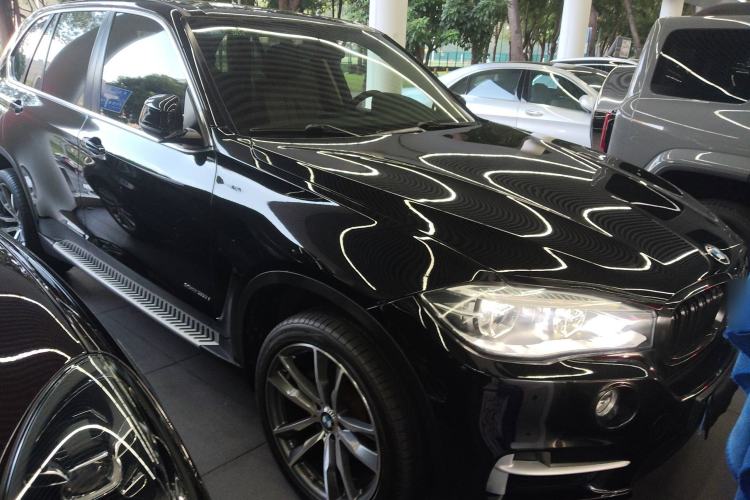 Used BMW X5 2017 xDrive35i Premium Luxury Middle East Front Right 45 Deg