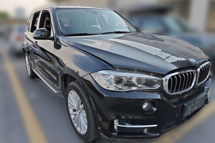 Used BMW X5 2017 xDrive28i Front Right 45 Deg