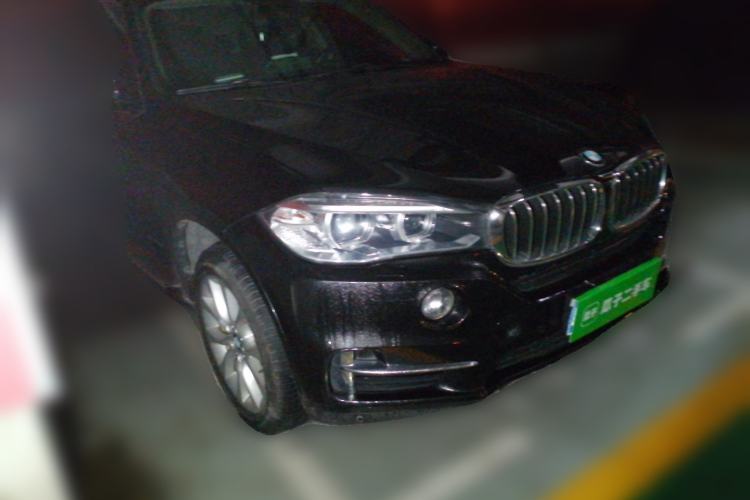 Used BMW X5 2017 xDrive28i Front Right 45 Deg