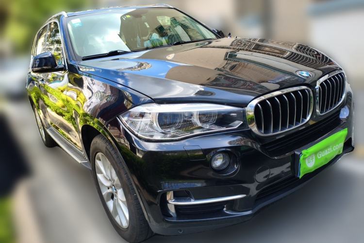 Used BMW X5 2017 xDrive28i Front Right 45 Deg