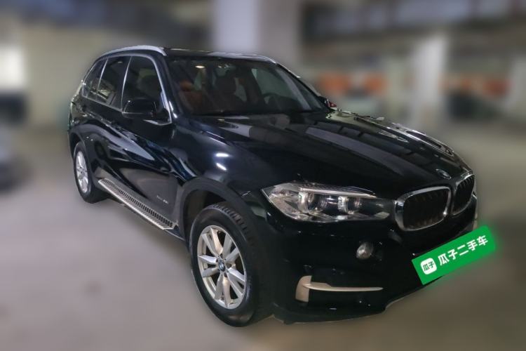 Used BMW X5  Front Right 45 Deg