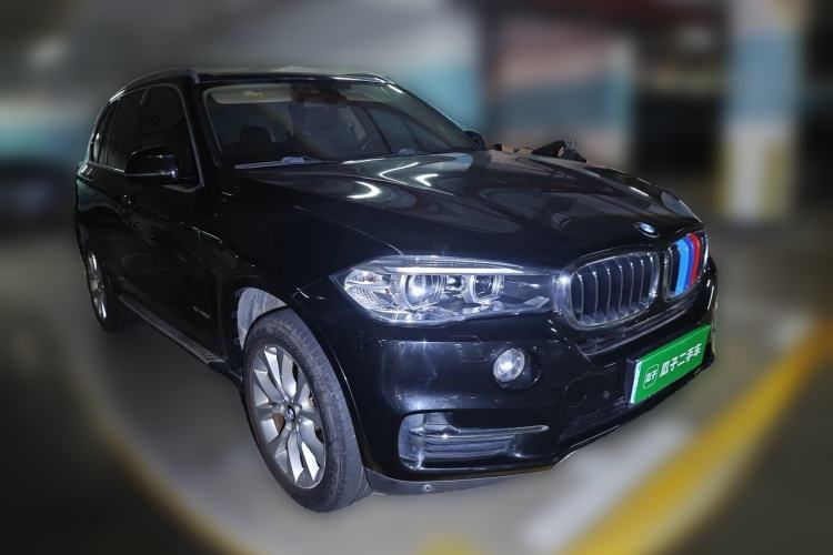 Used BMW X5 2017 xDrive28i Front Right 45 Deg