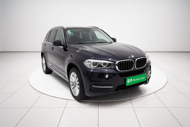 Used BMW X5 2017 xDrive28i Front Right 45 Deg