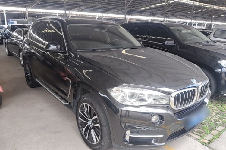 Used BMW X5 2017 xDrive28i Front Right 45 Deg
