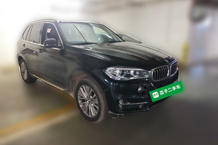 Used BMW X5 2017 xDrive28i Front Right 45 Deg