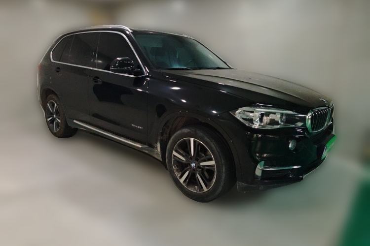 Used BMW X5 2017 xDrive35i Elegant Edition Front Right 45 Deg