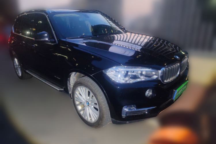 Used BMW X5 2017 xDrive28i Front Right 45 Deg