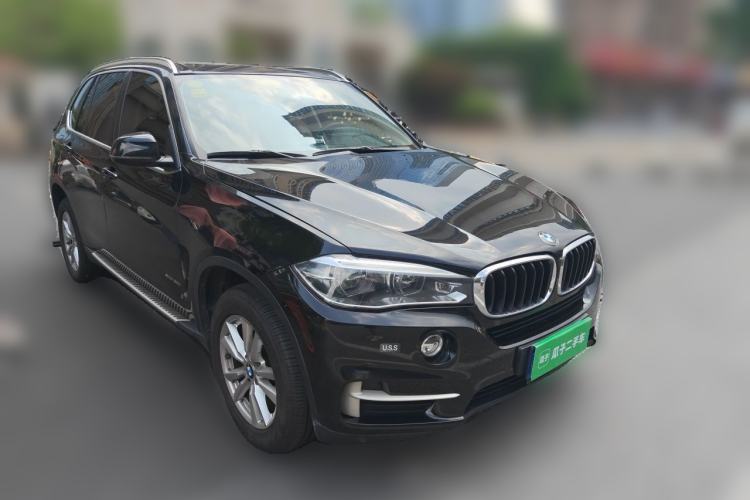Used BMW X5  Front Right 45 Deg