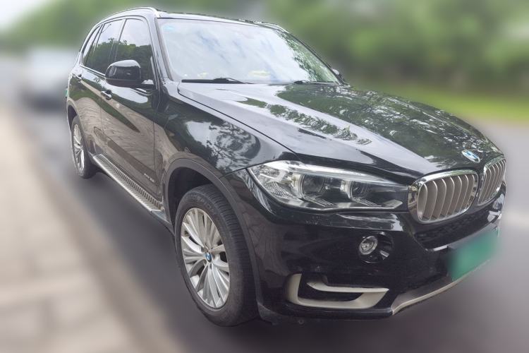 Used BMW X5 2017 xDrive35i Leading Model Front Right 45 Deg