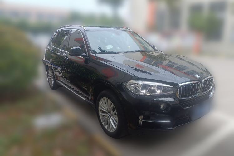 Used BMW X5 2017 xDrive28i Front Right 45 Deg