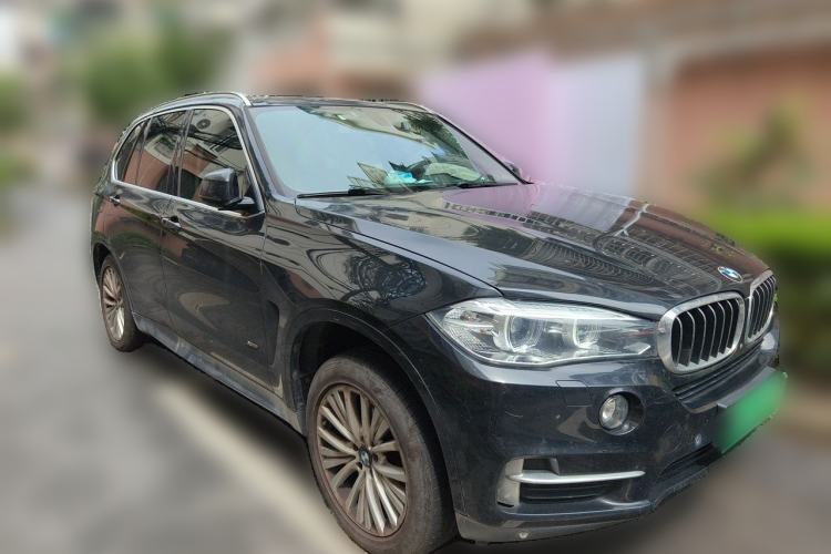 Used BMW X5 2017 xDrive28i Front Right 45 Deg