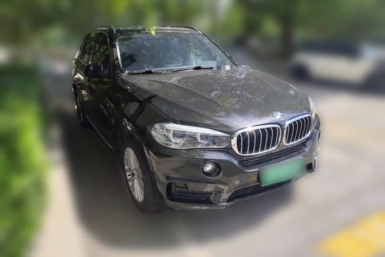Used BMW X5 2017 xDrive28i Front Right 45 Deg