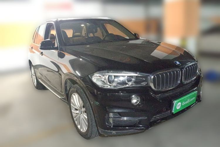Used BMW X5 2017 xDrive28i Front Right 45 Deg
