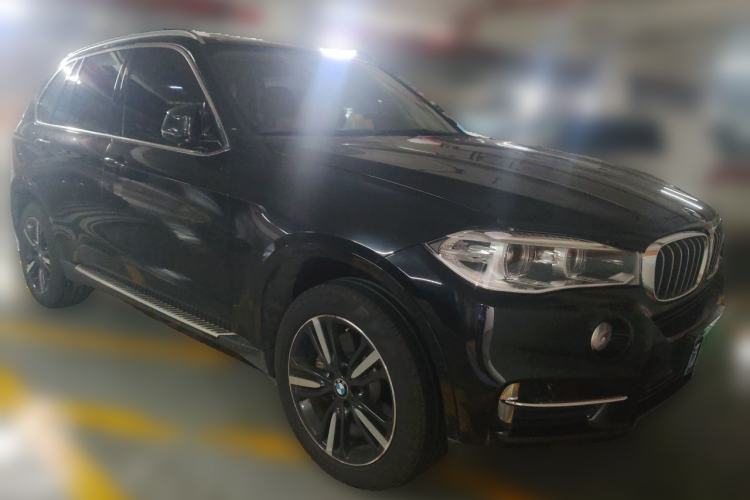 Used BMW X5 2017 xDrive35i Elegant Edition Front Right 45 Deg