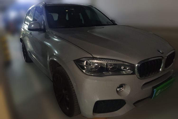 Used BMW X5  Front Right 45 Deg