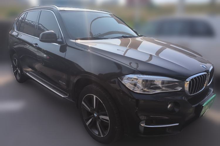 Used BMW X5 2017 xDrive35i Elegant Edition Front Right 45 Deg