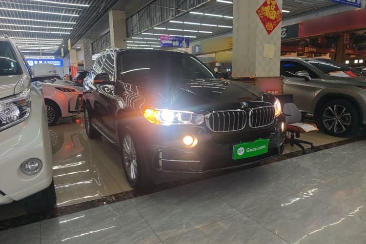 Used BMW X5 2017 xDrive28i Front Right 45 Deg