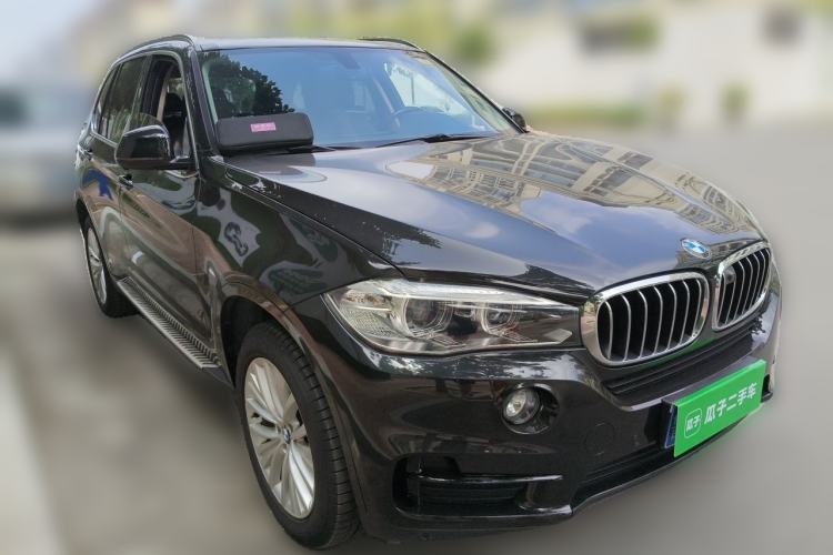 Used BMW X5 2017 xDrive28i Front Right 45 Deg