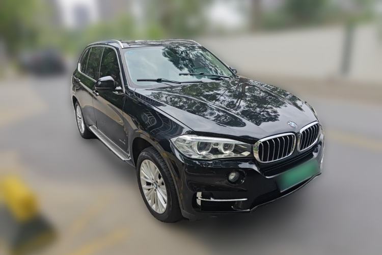 Used BMW X5 2017 xDrive28i Front Right 45 Deg