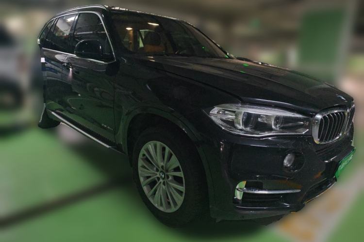 Used BMW X5 2017 xDrive28i Front Right 45 Deg