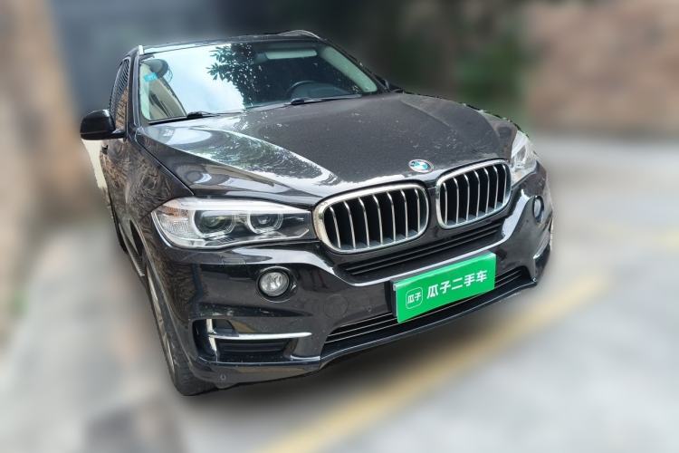 Used BMW X5 2017 xDrive28i Front Right 45 Deg