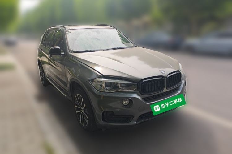 Used BMW X5 2017 xDrive35i Leading Model Front Right 45 Deg
