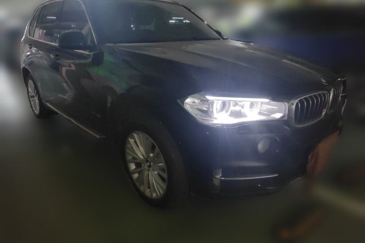 Used BMW X5 2017 xDrive28i Front Right 45 Deg