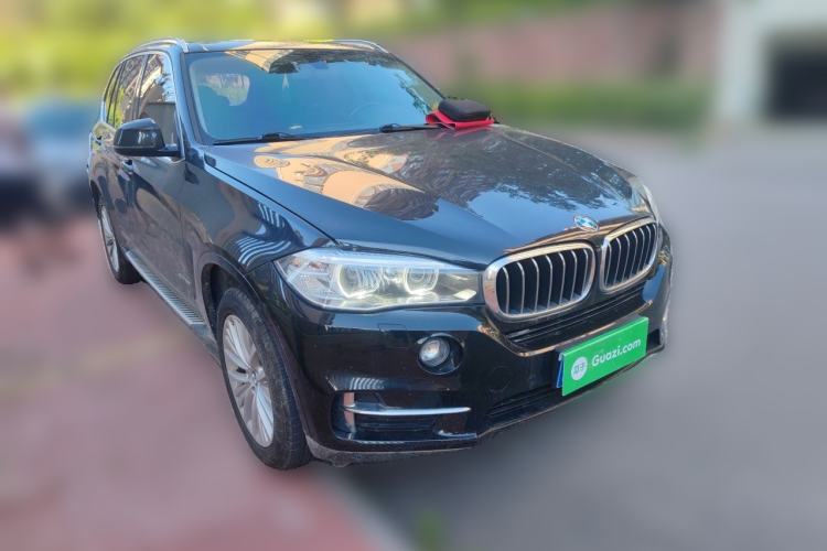 Used BMW X5 2017 xDrive28i Front Right 45 Deg