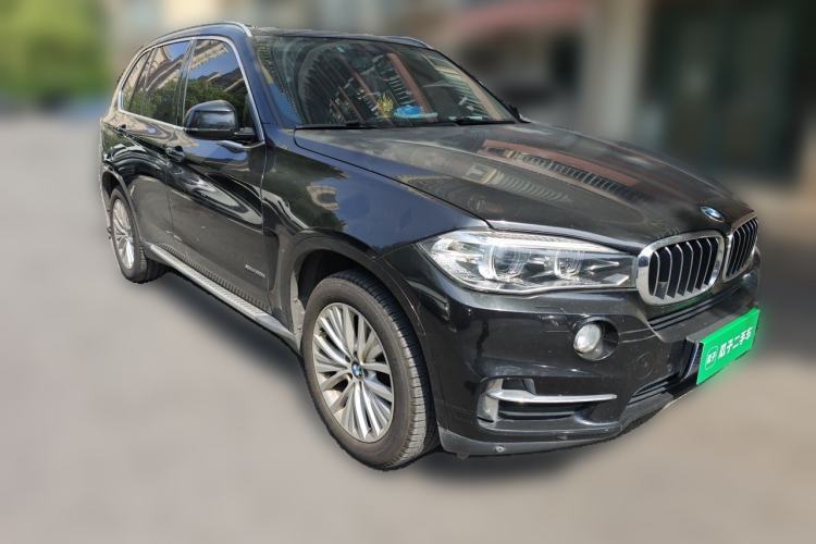 Used BMW X5 2017 xDrive28i Front Right 45 Deg