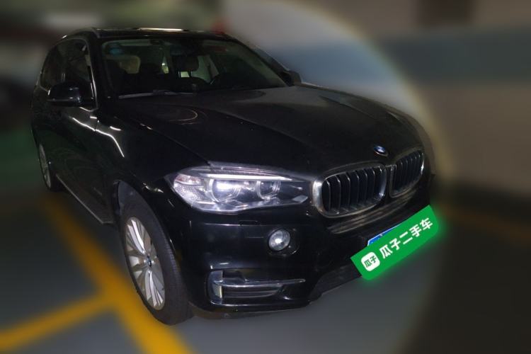Used BMW X5 2017 xDrive28i Front Right 45 Deg
