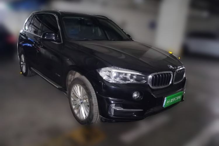 Used BMW X5 2017 xDrive28i Front Right 45 Deg