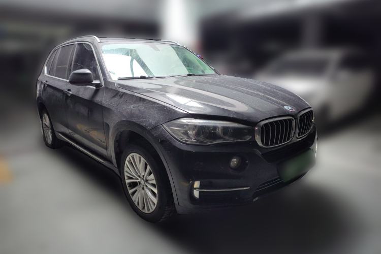 Used BMW X5 2017 xDrive28i Front Right 45 Deg