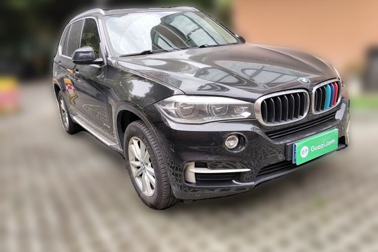 Used BMW X5  Front Right 45 Deg