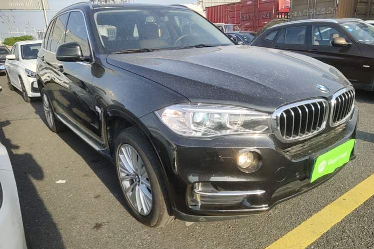 Used BMW X5 2017 xDrive28i Front Right 45 Deg