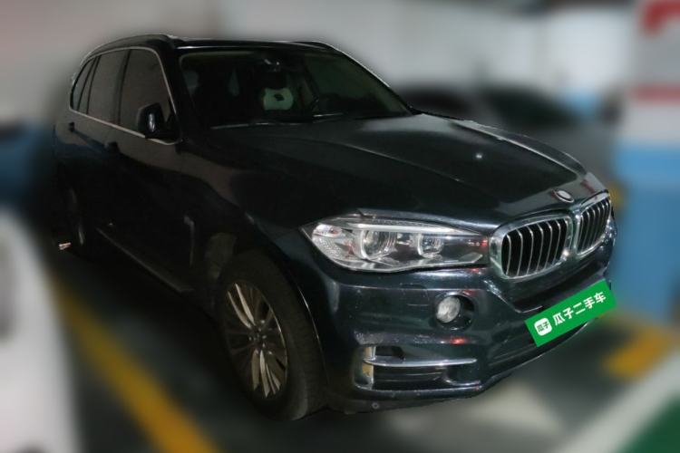 Used BMW X5 2017 xDrive28i Front Right 45 Deg