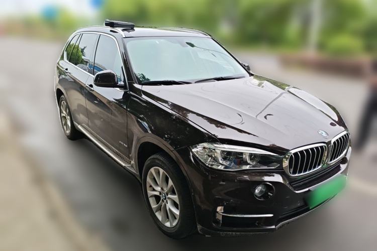 Used BMW X5 2017 xDrive28i Front Right 45 Deg