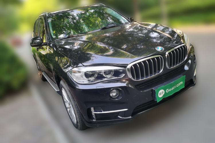 Used BMW X5 2017 xDrive28i Front Right 45 Deg