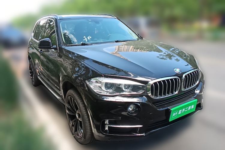 Used BMW X5 2017 xDrive28i Front Right 45 Deg