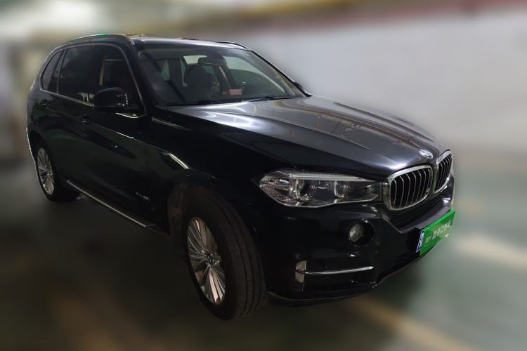 Used BMW X5 2017 xDrive28i Front Right 45 Deg