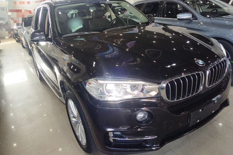 Used BMW X5 2017 xDrive28i Front Right 45 Deg