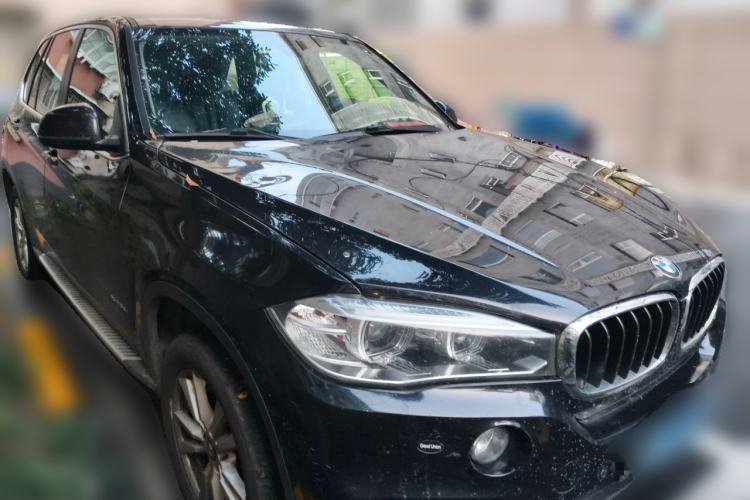 Used BMW X5 2017 xDrive35i Middle East Front Right 45 Deg